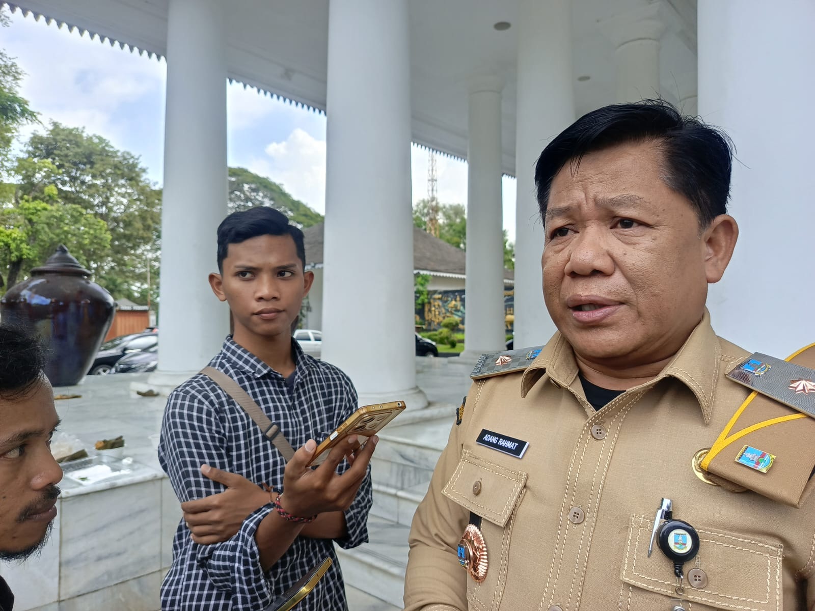 Harga Kebutuhan Pokok Merangkak Naik