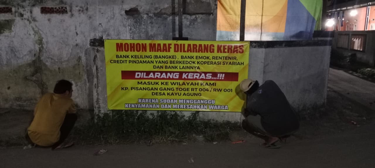 Warga Kayu Agung Tolak Bank Emok