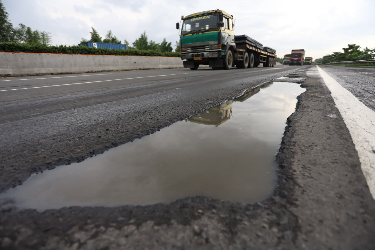 Gubernur Minta Jalan Tol Segera Diperbaiki