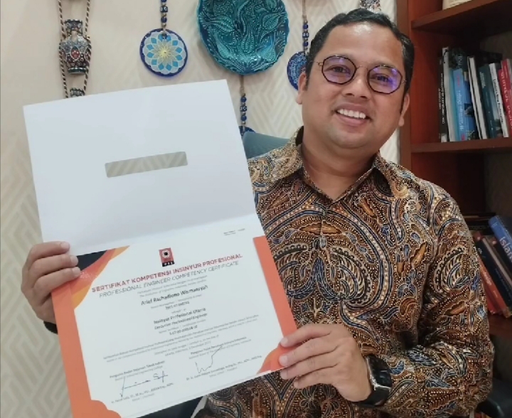 Unggah Sertifikat Insinyur, Arief Colek Rano Karno