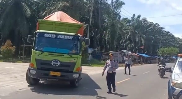 Pembatasan Jam Truk Tambang Mulai Diberlakukan