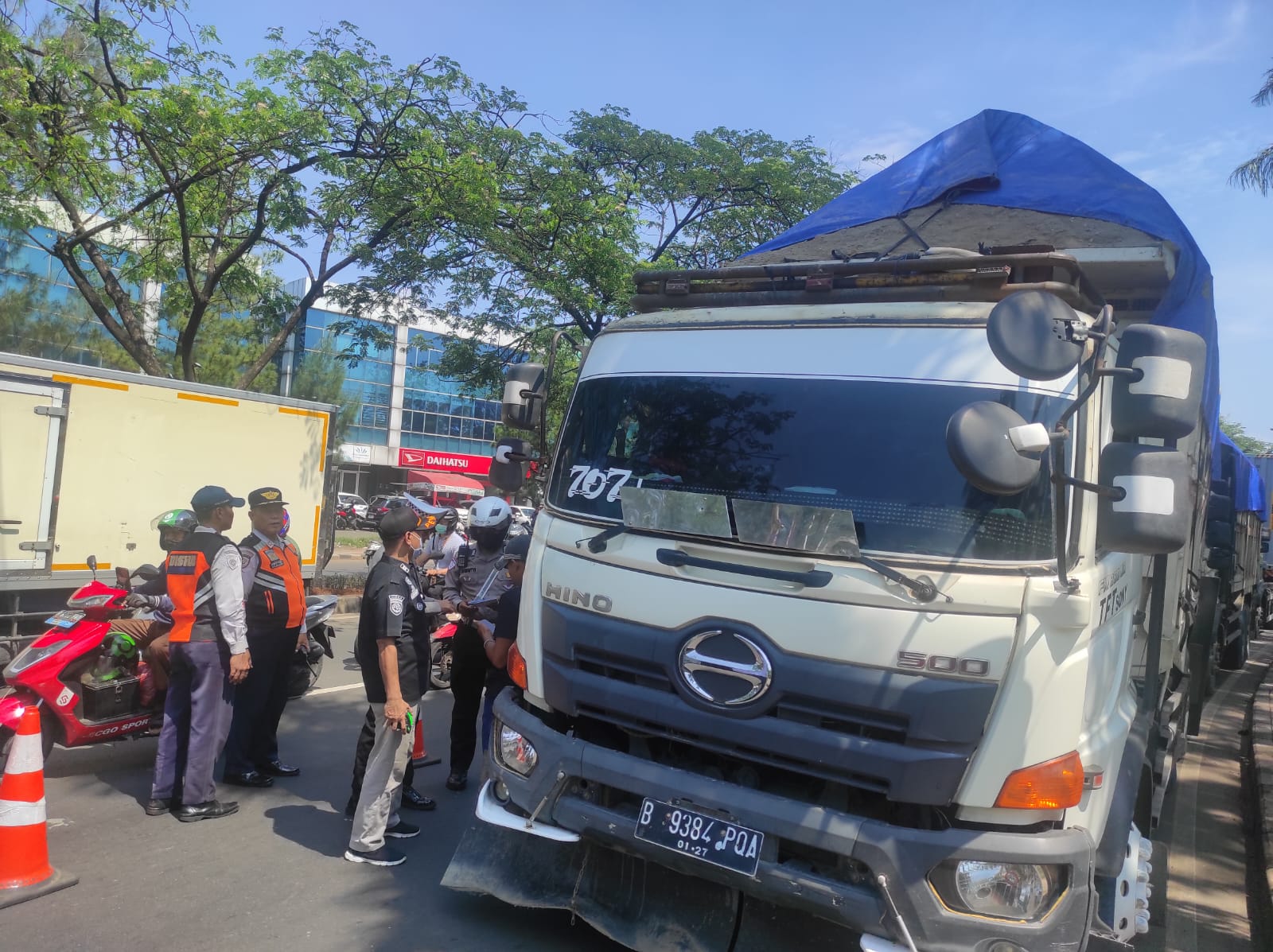 Langgar Aturan Jam Operasional, 44 Truk Ditilang