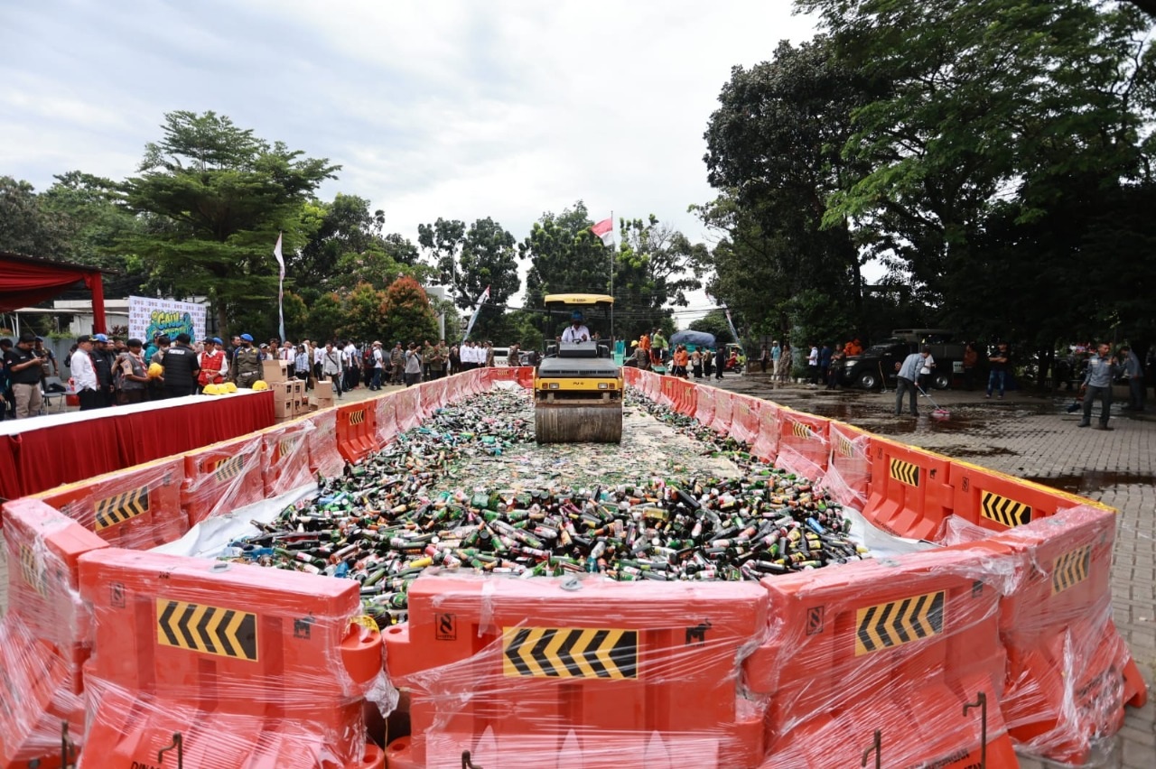 9 Bulan, Sita 13.970 Botol Minol, Dimusnaskan di HUT Ke-17 Tangsel