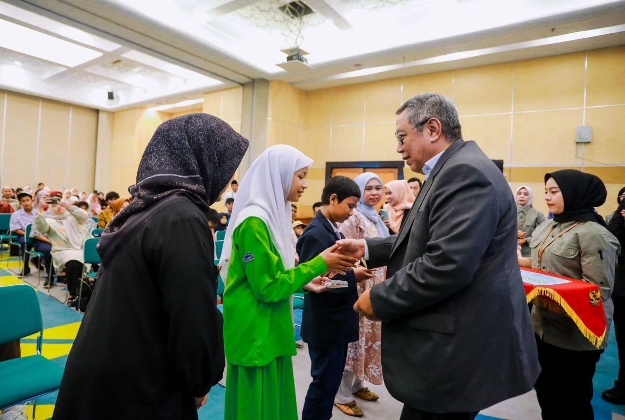 Pemkot Tangsel Berikan Bantuan Biaya Pendidikan bagi 5 Ribu Siswa