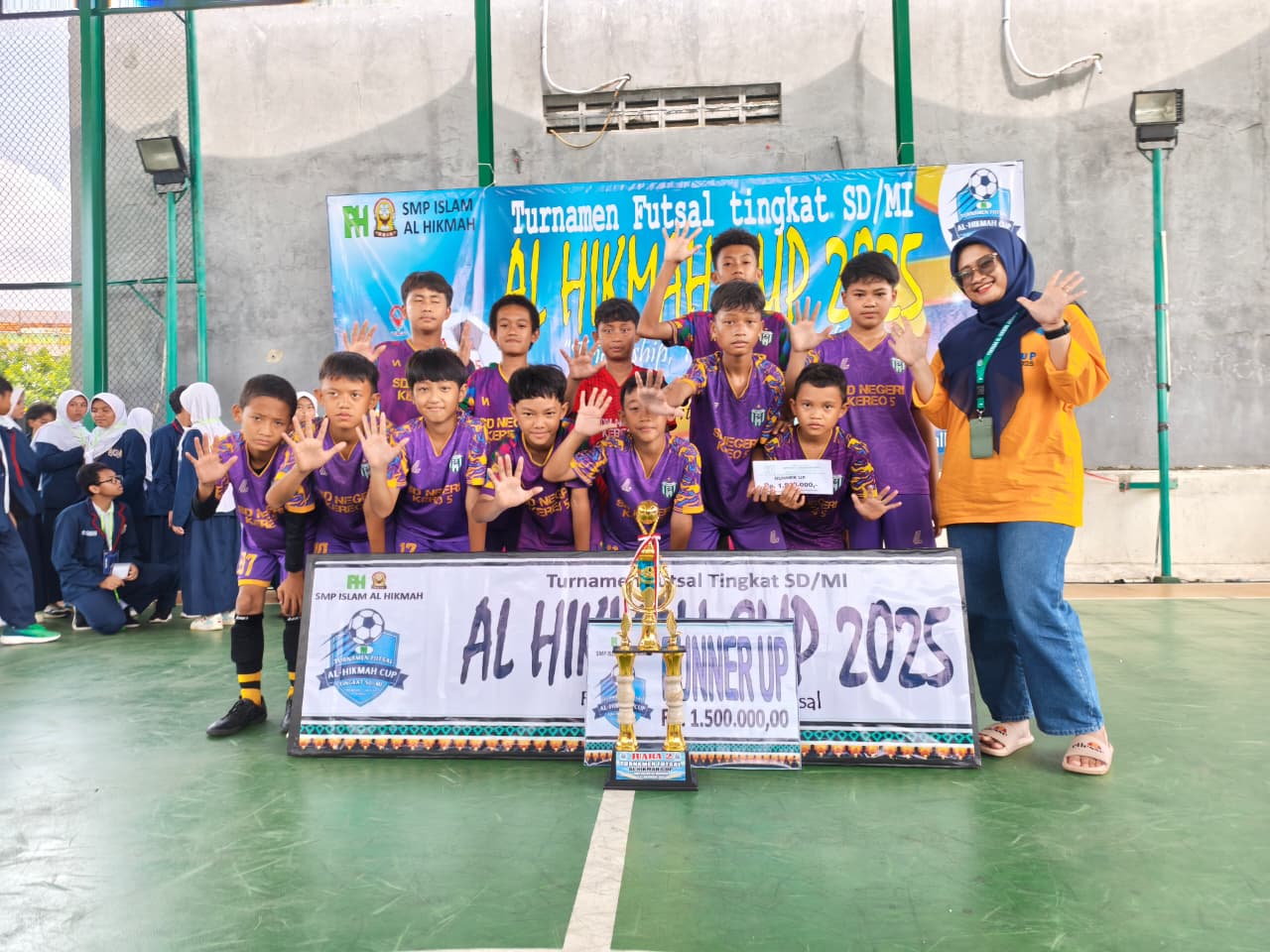 SDN Kereo 5 Juara 2 Futsal Al Hikmah Cup 2025