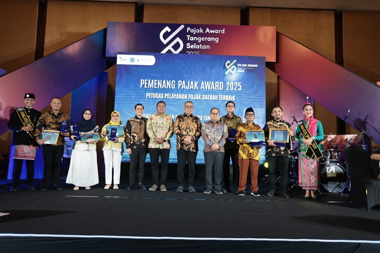 Warga Taat Pajak Diberi Penghargaan