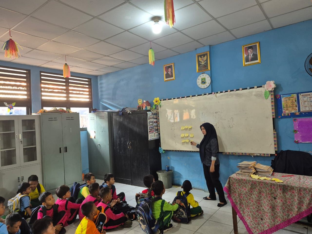 SDN Daan Mogot 1 Program English Day