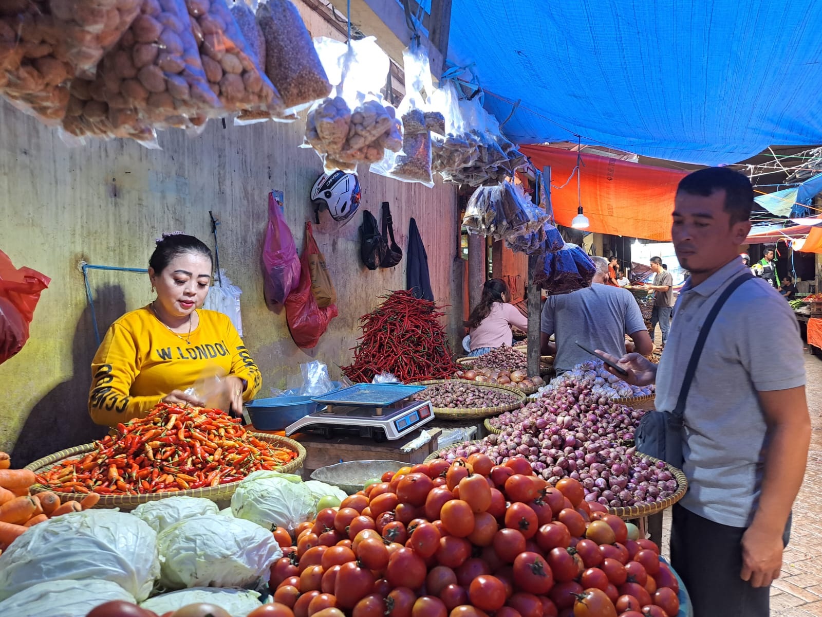Jelang Imlek, Harga Kebutuhan Pokok Naik