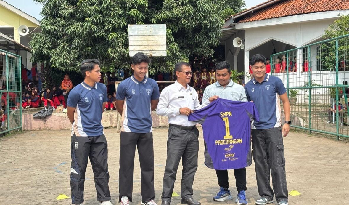 Siswa SMPN 1 Pagedangan Antusias Sparing Lawan Tim Persita
