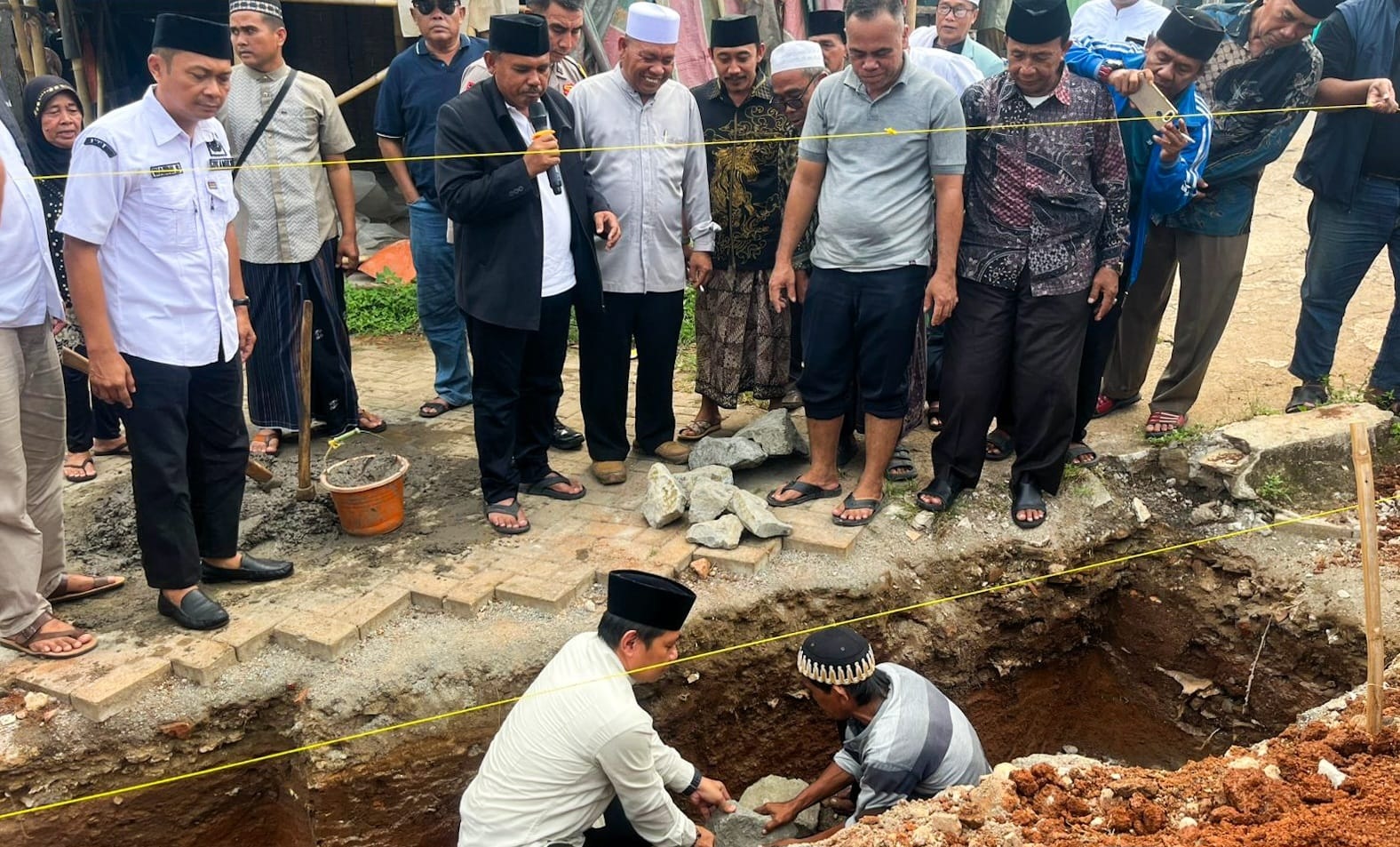 Masjid Agung Jami Baitur Rahim Dibangun