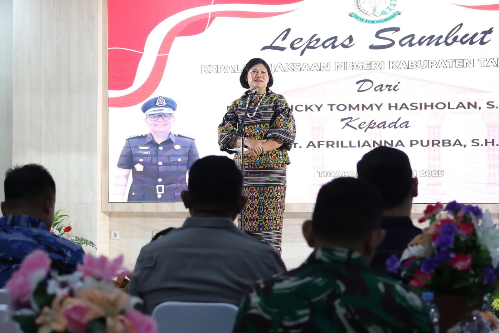 Kajari Kabupaten Tangerang Afrillianna, Dari Keluarga Hakim