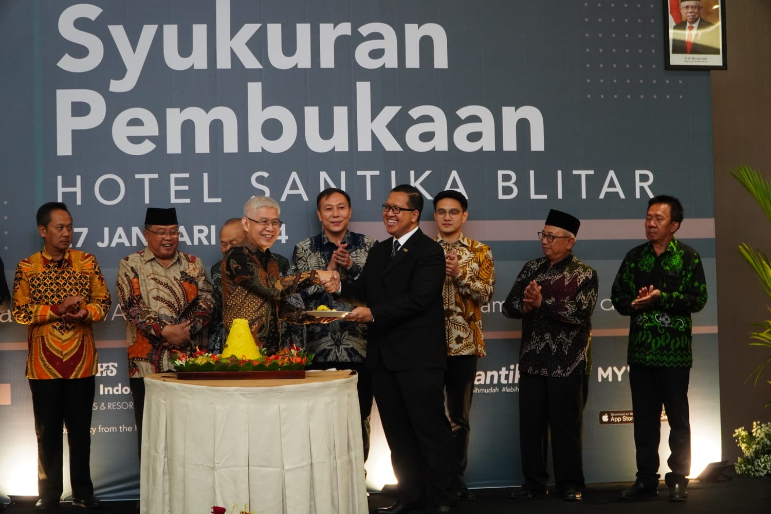 Menelusuri Nilai Sejarah Kota Sang Proklamator Bersama Santika Indonesia