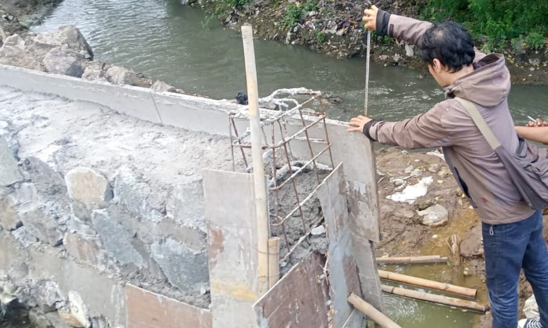 DBMSDA Tegur Kontraktor Turap Salembaran, Kualitas Proyek CV HSN Dinilai Belum Sesuai RAB