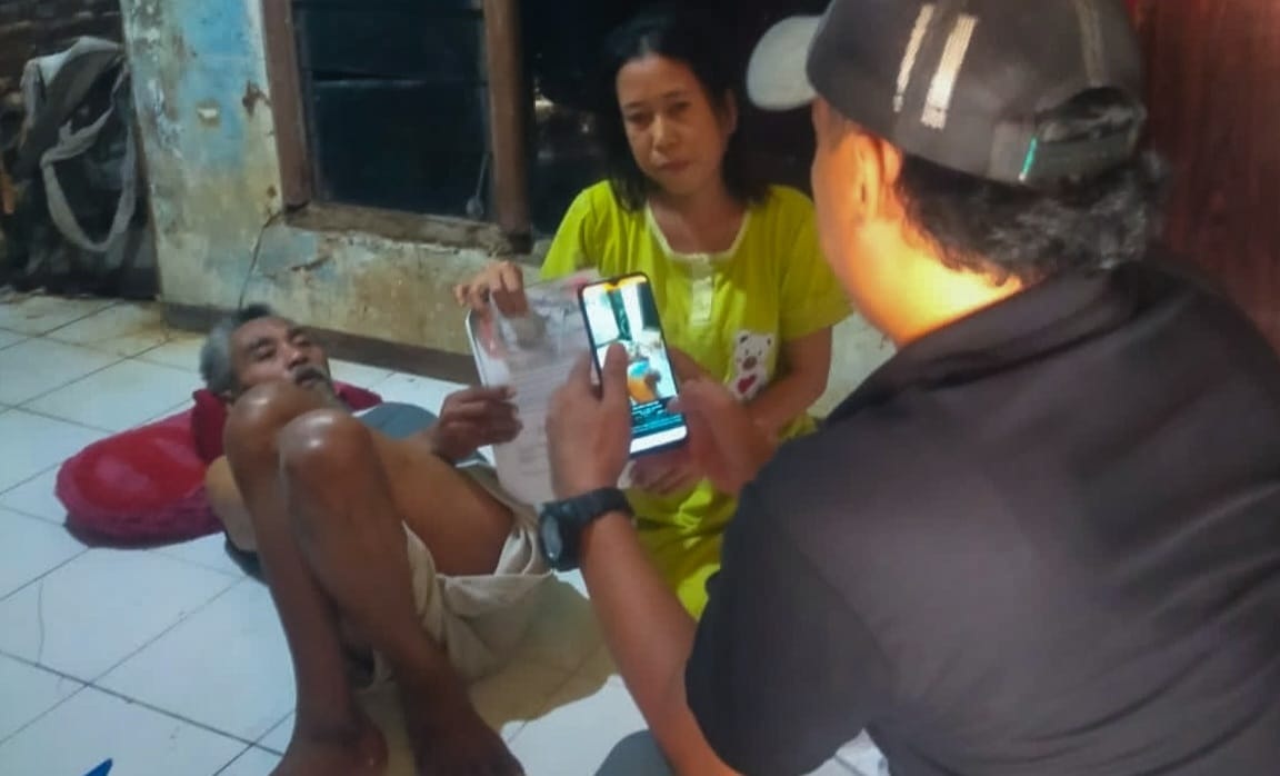 Jemput Bola untuk Pak Ahmad Yani, Potret Penerima Bantuan Tunai Kesjahteraan Sosial