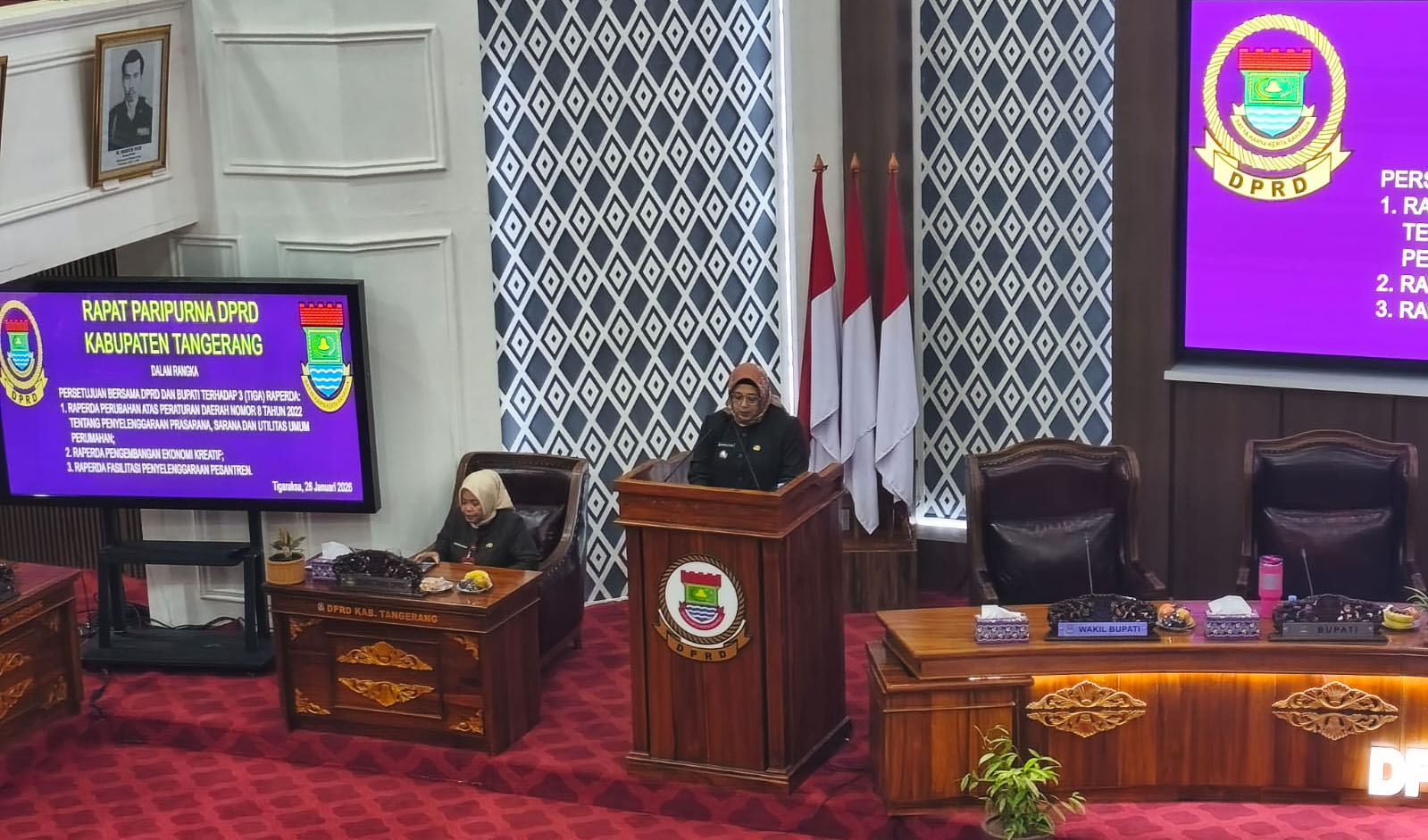 DPRD Sahkan Tiga Raperda Strategis