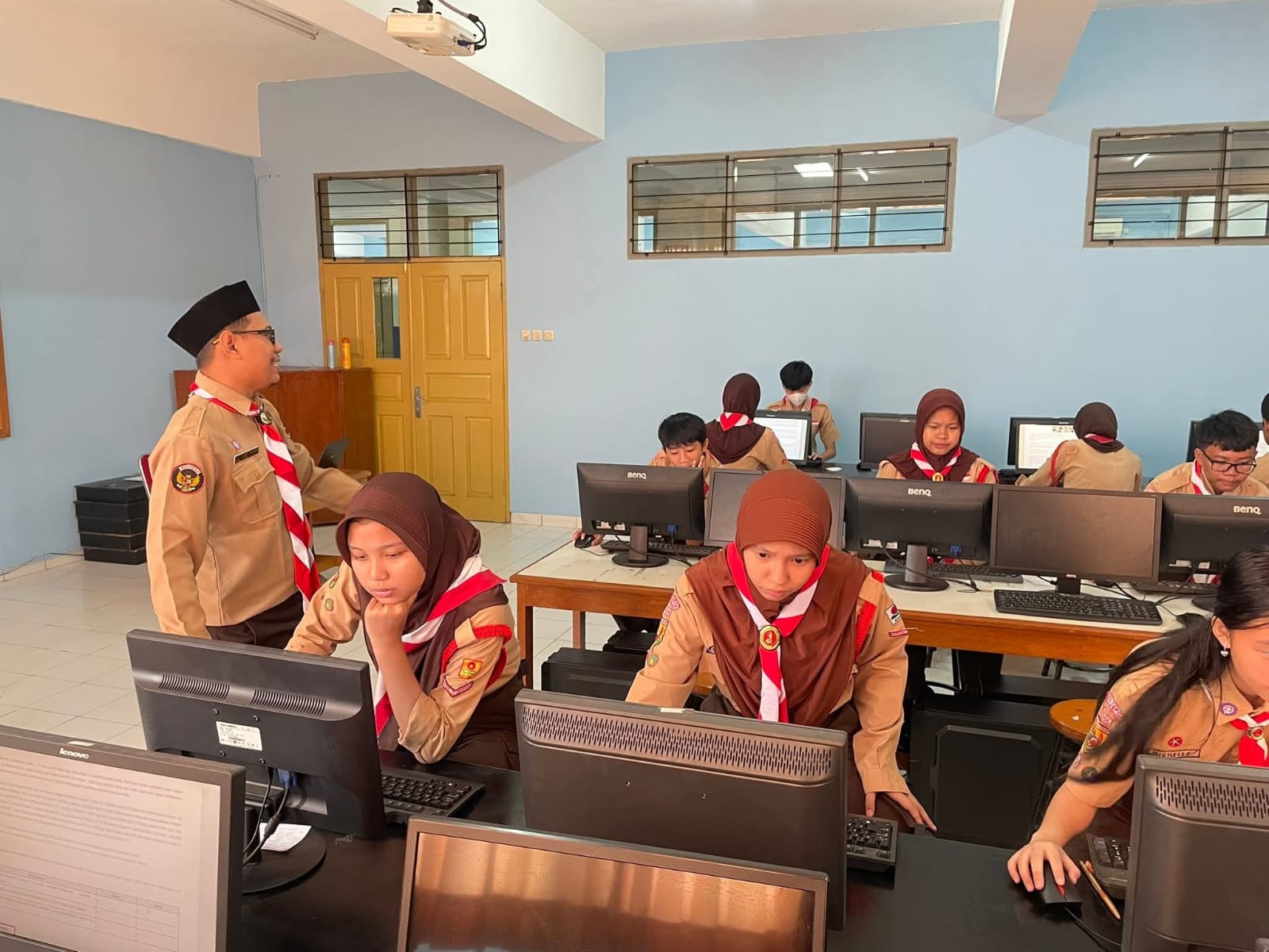 SMPN 2 Jayanti Bekali Siswa Pemahaman Teknologi Dunia Pendidikan