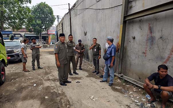 Camat Cipondoh Ajak Pemuda Jaga Kebersihan