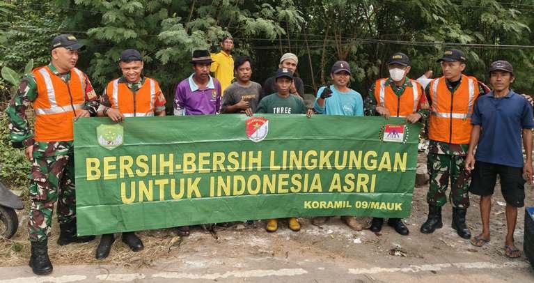 Kodim 0510 dan Warga Gempur Tumpukan Sampah