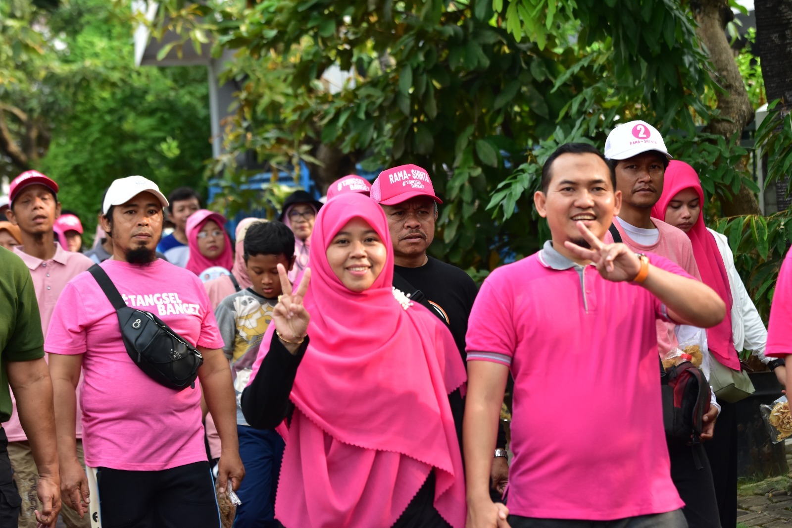 Peringati Hari Pahlawan, Wakil Ketua DPRD Tangsel Gelar Jalan Sehat di Pondok Aren