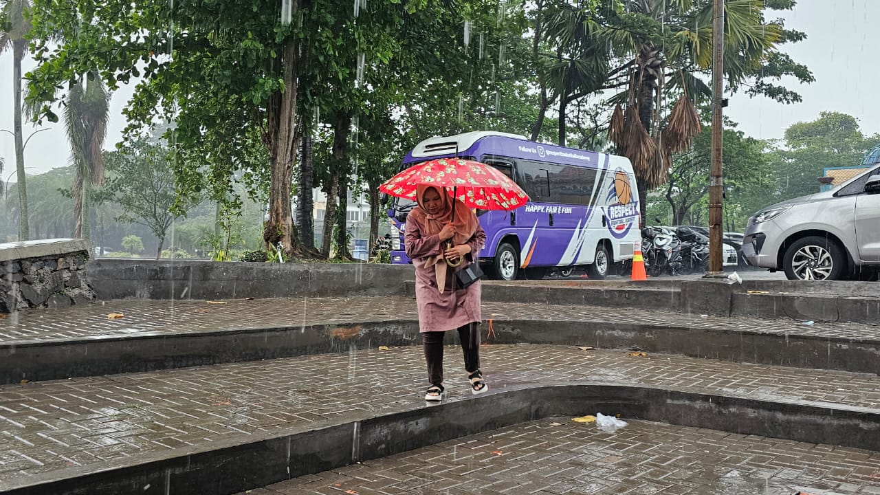 Sebagian Besar Wilayah Banten Hari ini Diguyur Hujan