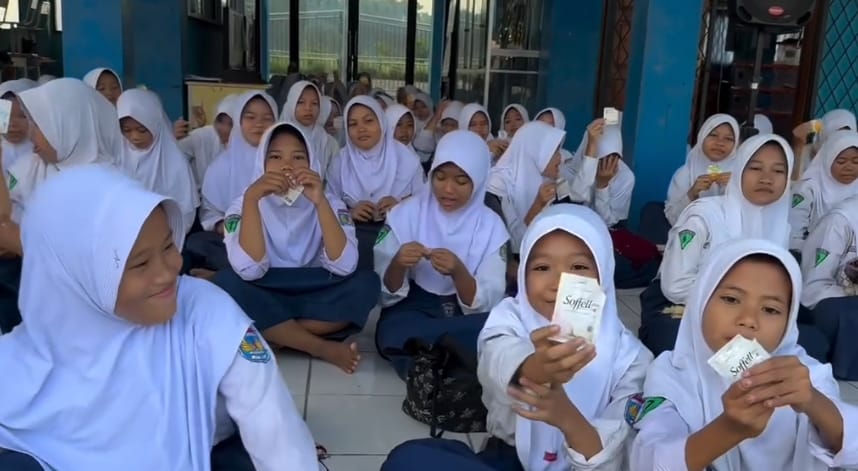SMPN 2 Sindang Jaya, Gunakan Lotion Anti Nyamuk Hadang Gigitan Nyamuk