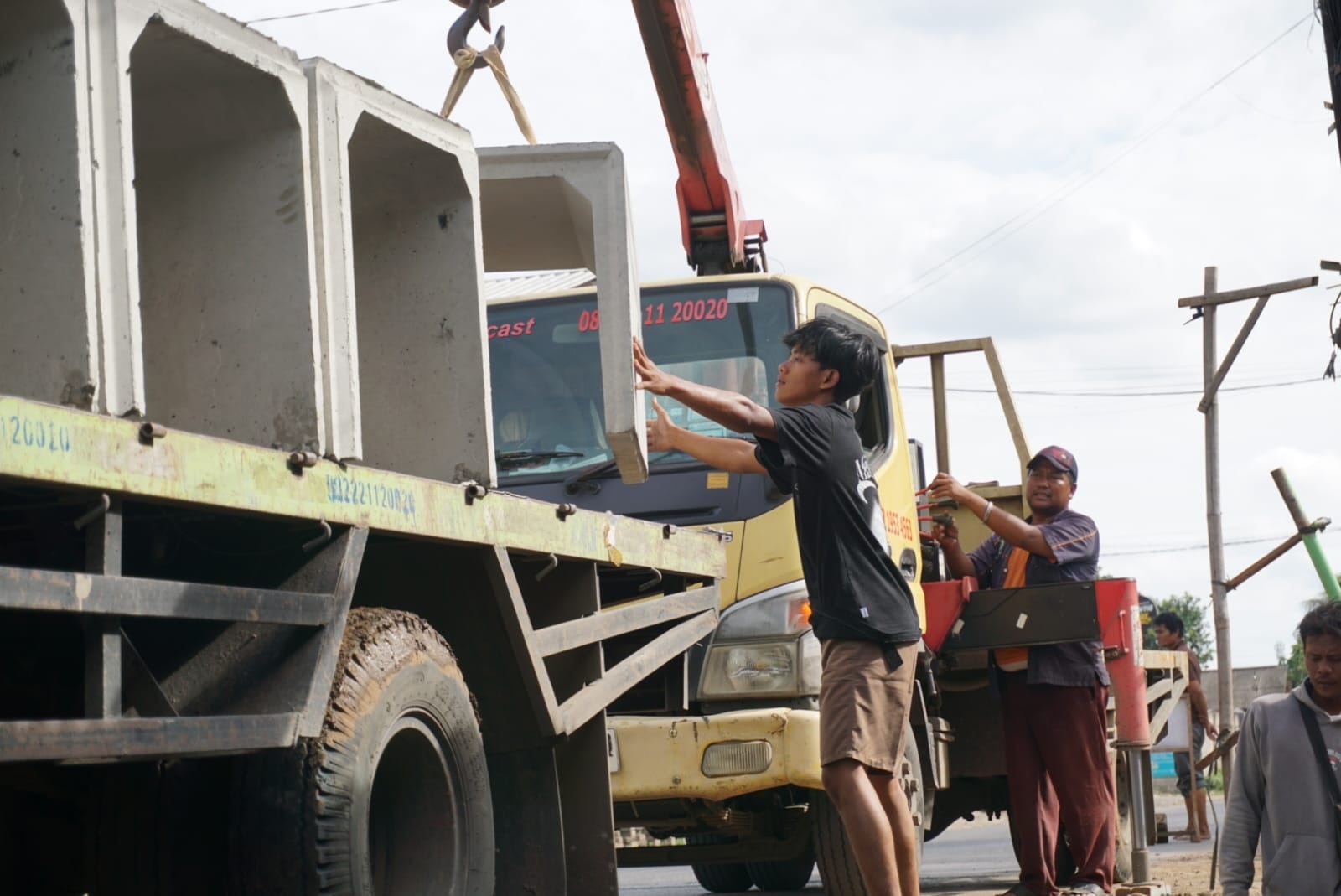 Proyek Drainase Depan PT Bosung Dilanjutkan