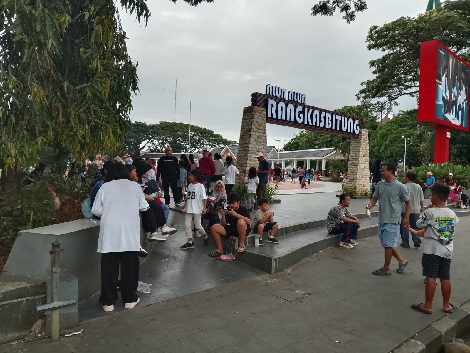 Alun-Alun Rangkasbitung Minim Tempat Sampah