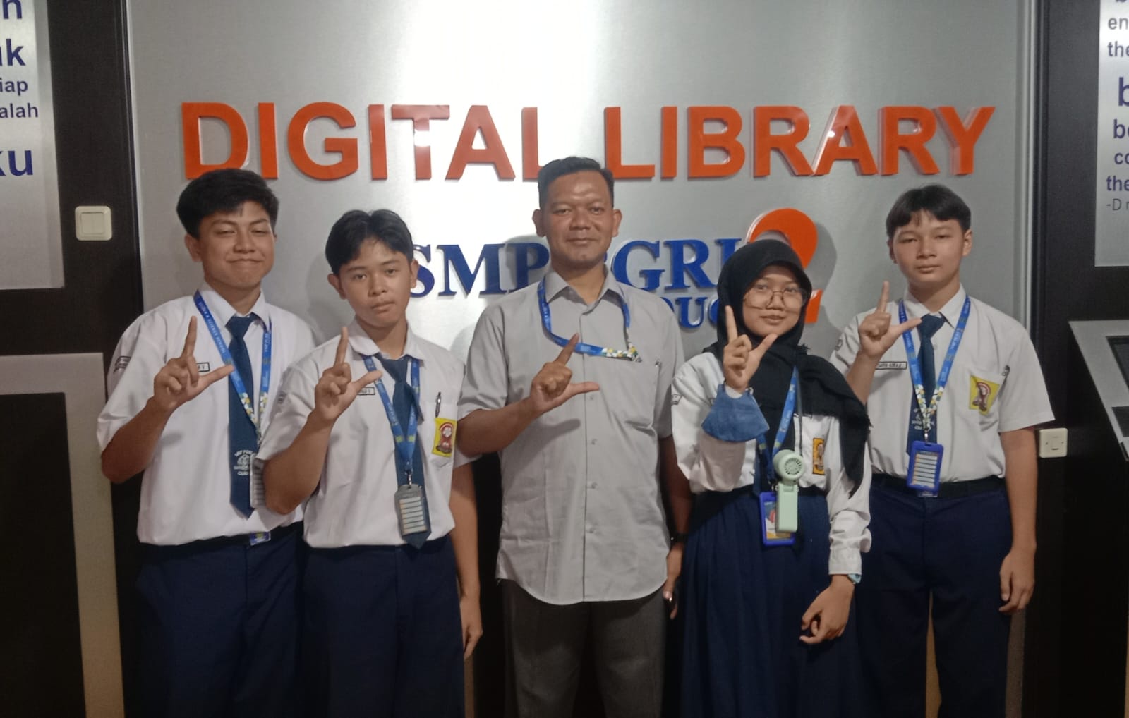 SMP PGRI 2 Ciledug Juara 2 Kompetisi Robotik  di Thailand