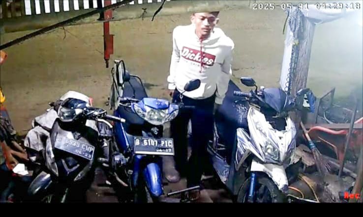 Wajah Jambret HP Terekam CCTV, Korban Lapor Polisi