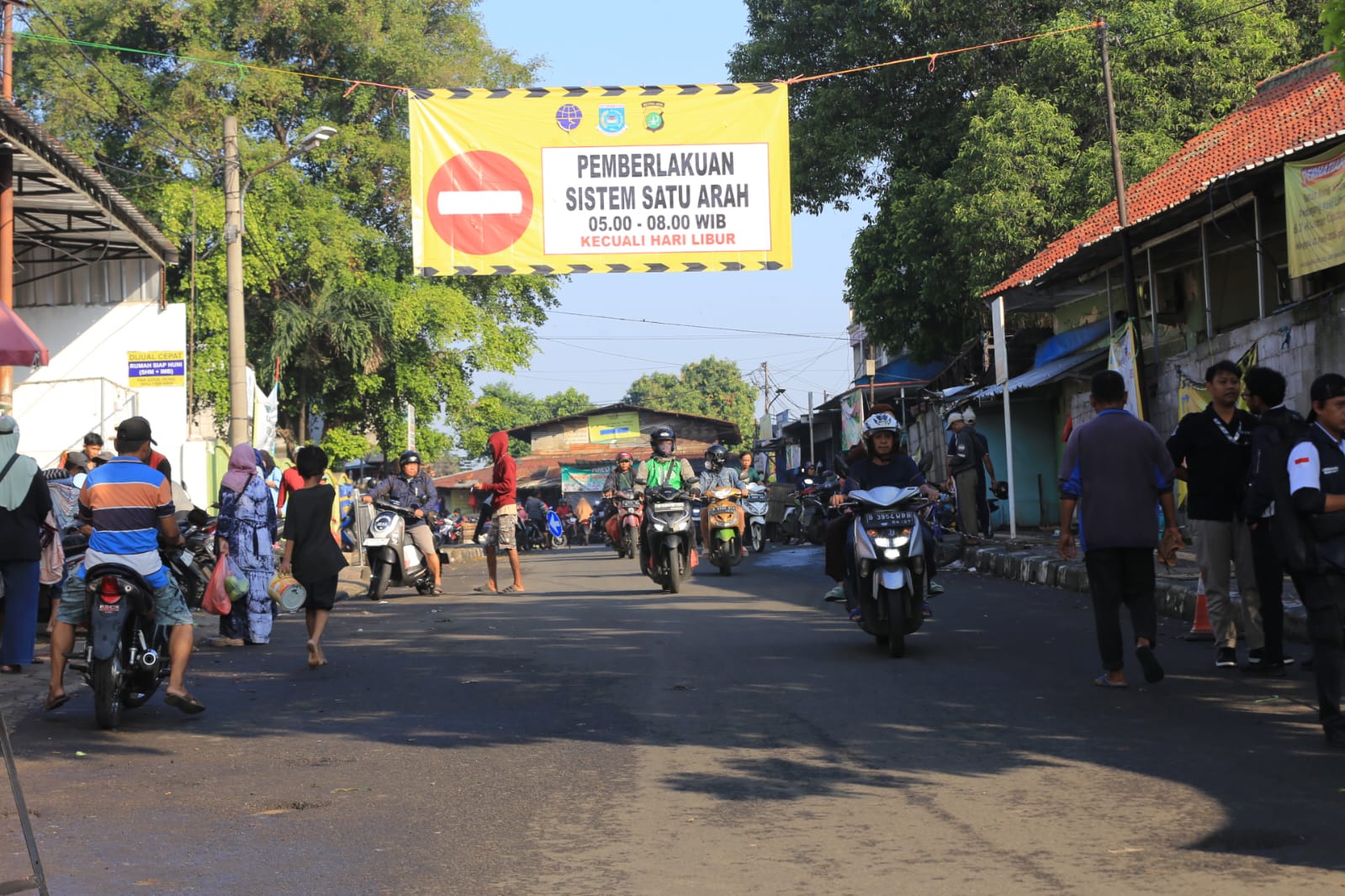 Jalan H. Usman Ciputat Mulai Diuji Coba Sistem Satu Arah Kendaraan