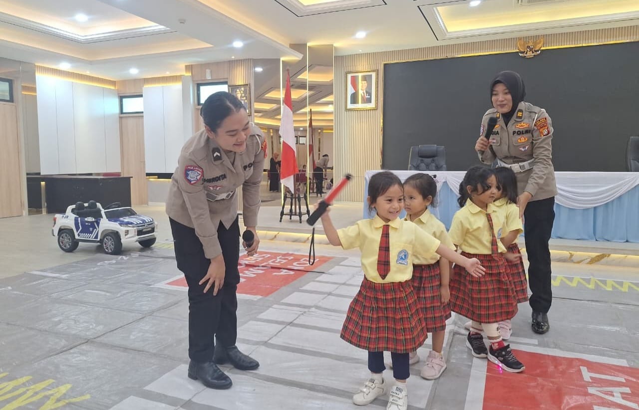 Sat Lantas Polres Tangsel Edukasi Anak Disiplin Lalin
