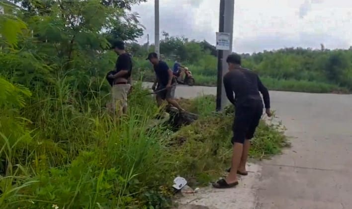 Warga Desak Pemdes Sukamanah Perbaiki Drainase