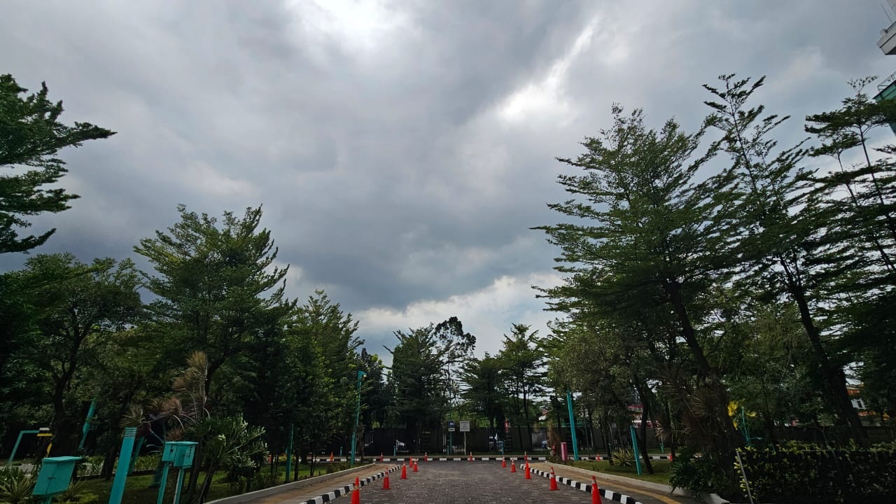 Waspada Angin Kencang Terjadi Jelang Natal