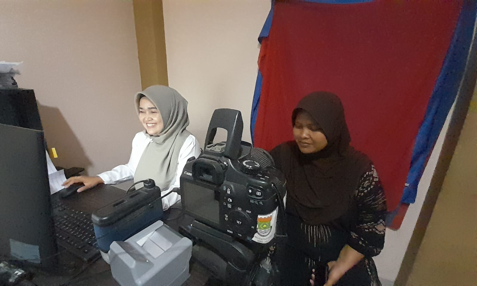 Kantor Kecamatan Rajeg Layani Ratusan Warga yang Rekam e-KTP Setiap Bulan