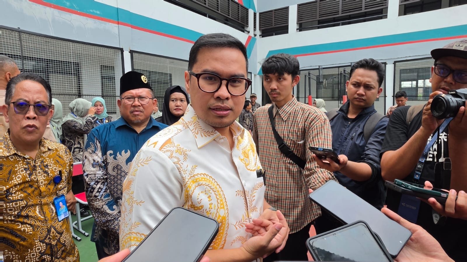 Pemkot Tangsel Bakal Gratiskan Seragam SD-SMP Negeri