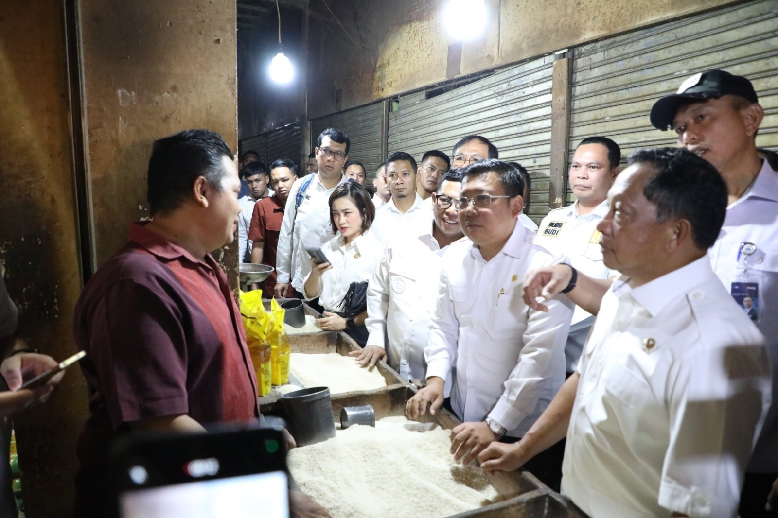 Stok Beras Melimpah, Mendagri Tito Cek Harga di Pasar Rau