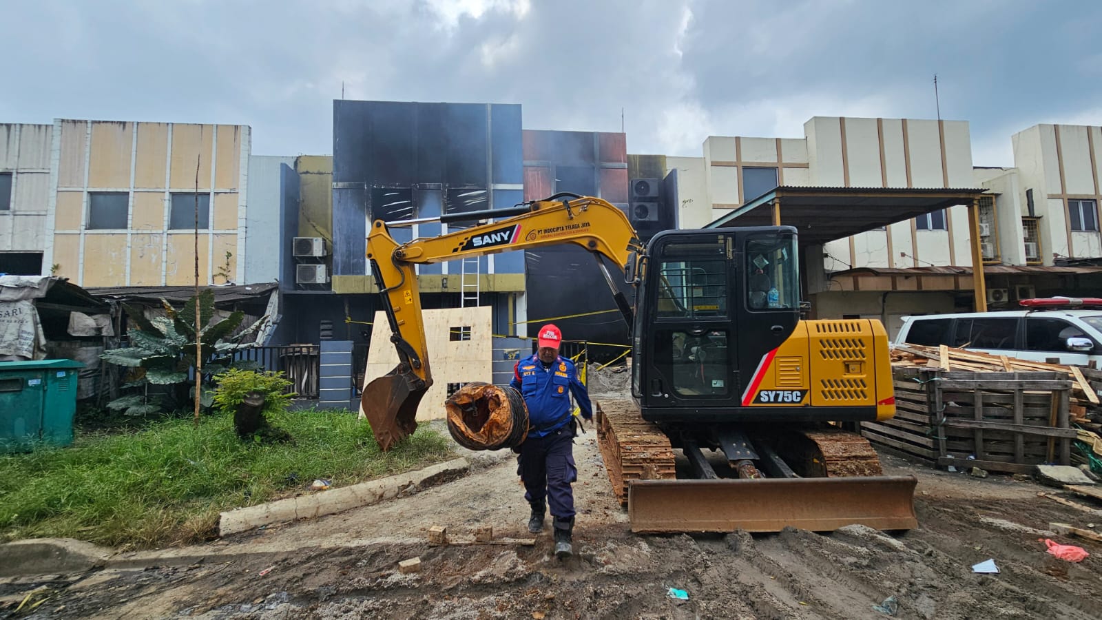 Polisi Selidiki Kebakaran Gudang Pestisida, Cemari Kali Jaletreng hingga Cisadane