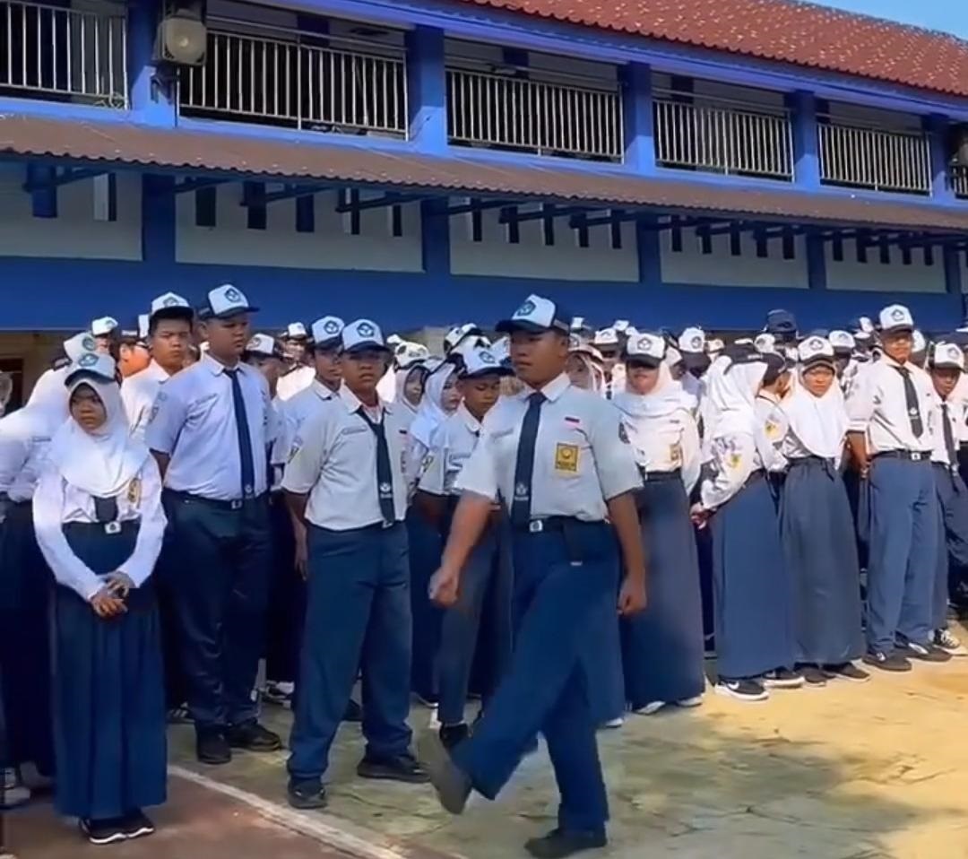SMPN 3 Curug Ingatkan Siswa Lengkapi Peralatan Belajar