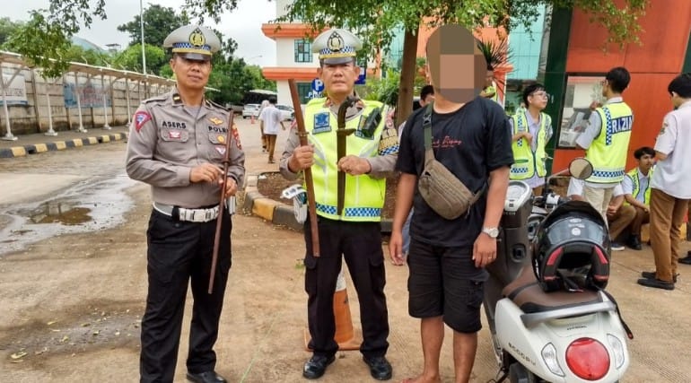 Simpan Sajam Dimodifikasi Scoopy, KS Diamankan Satlantas Polres Serang 