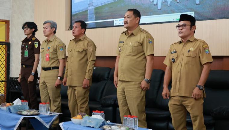 Bupati Dorong Kades dan BPD Jadi Teladan Sadar Hukum
