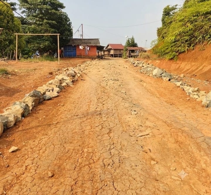 Pembangunan Jalan Huntara Lebakgedong Lamban