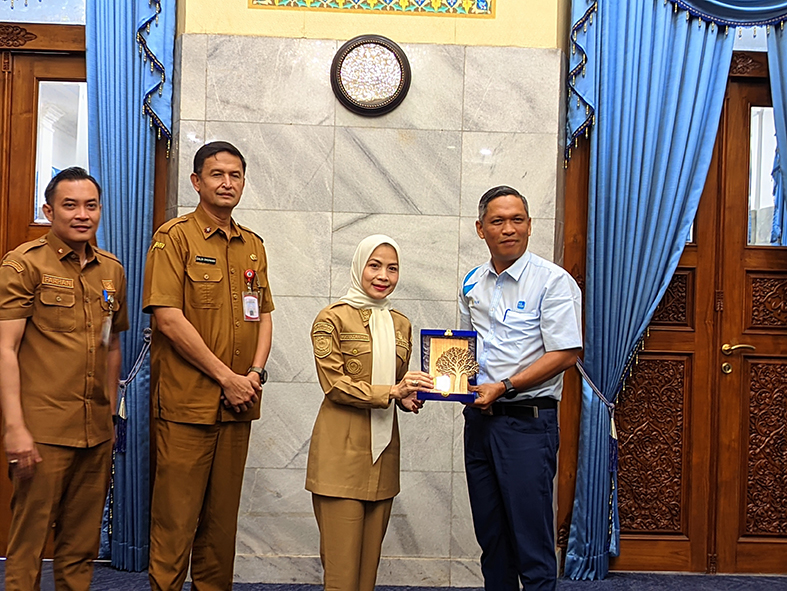 Zakiyah Janji Bangun PLTS Komunal di Pulo Tunda