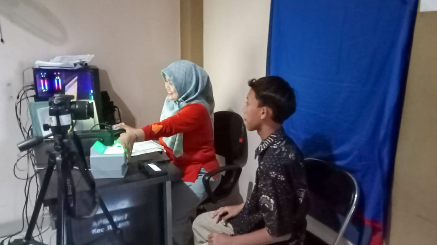 Jelang Pemilu 2024, Pelajar Ikut Perekam KTP Elektronik di Kecamatan Rajeg