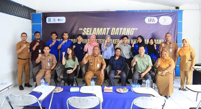 Perkuat Kolaborasi, Disnaker Salurkan 32 Peserta OJT