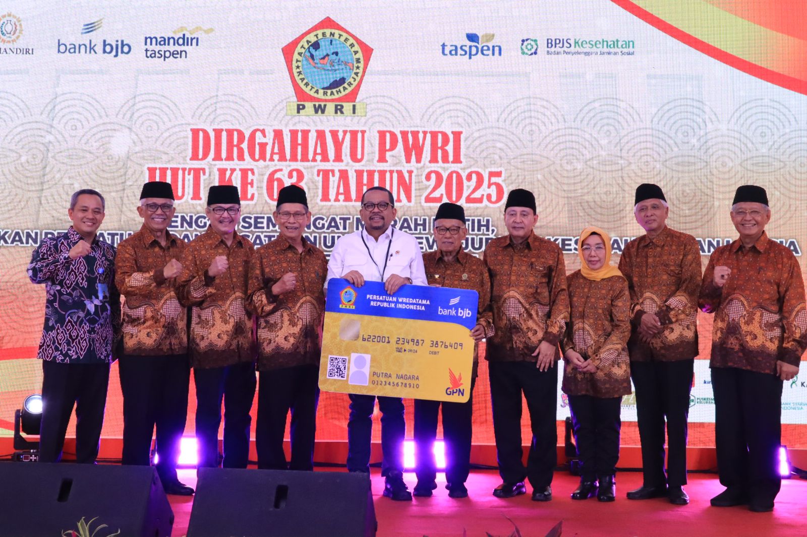 bank bjb dan PWRI Luncurkan Kartu ATM Co-Branding untuk Pensiunan Indonesia