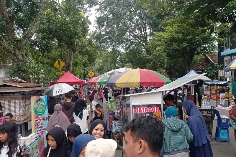 Penjual Takjil Ramadan di Rangkasbitung  Menjamur