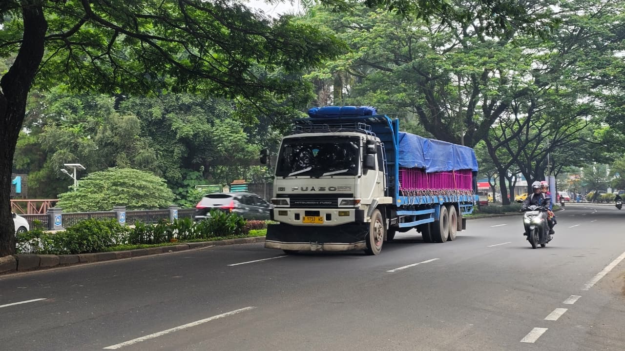 Banyak Truk Langgar Aturan Operasional 