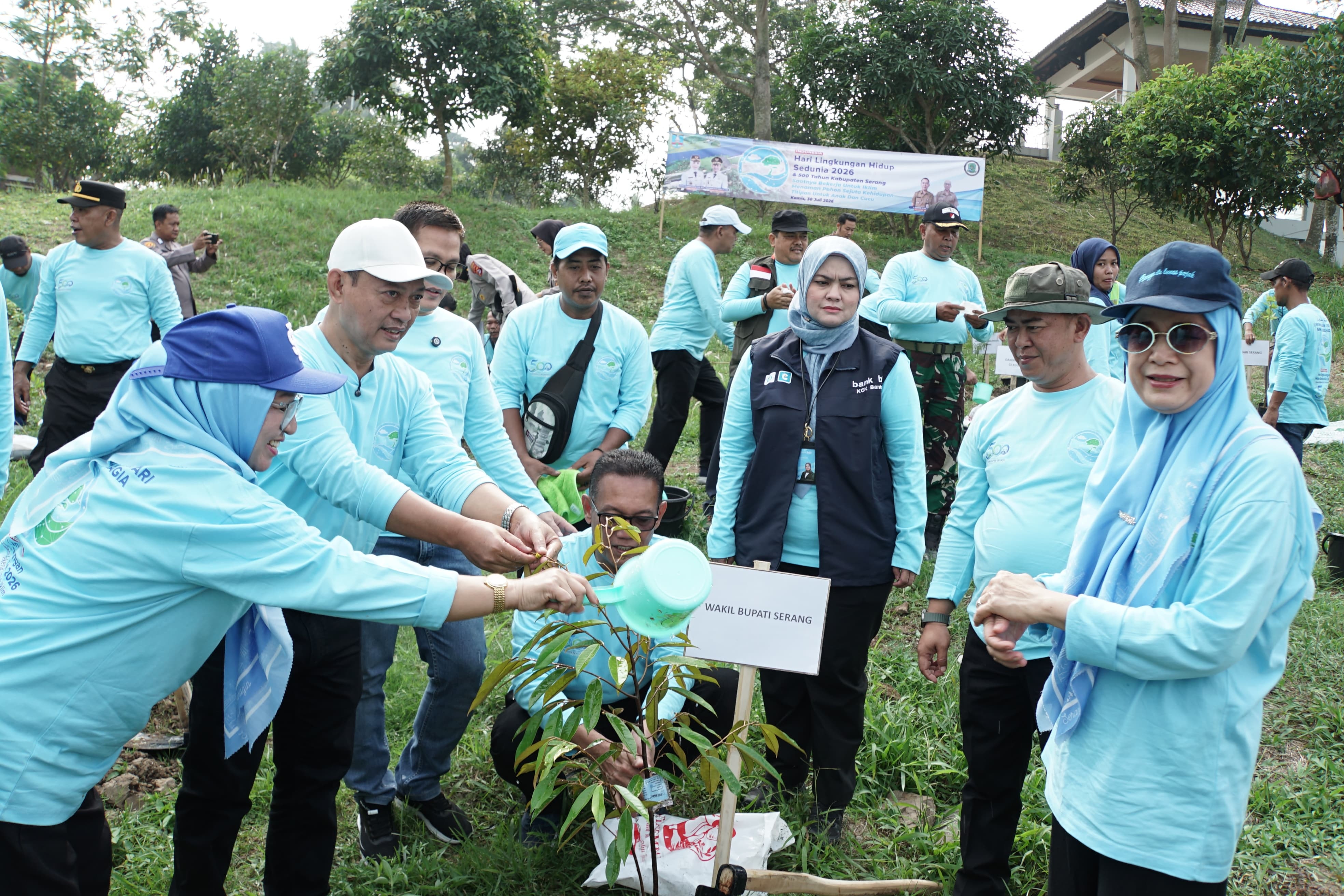 500 Pohon Ditanam di Lahan Kritis Bekas Tambang