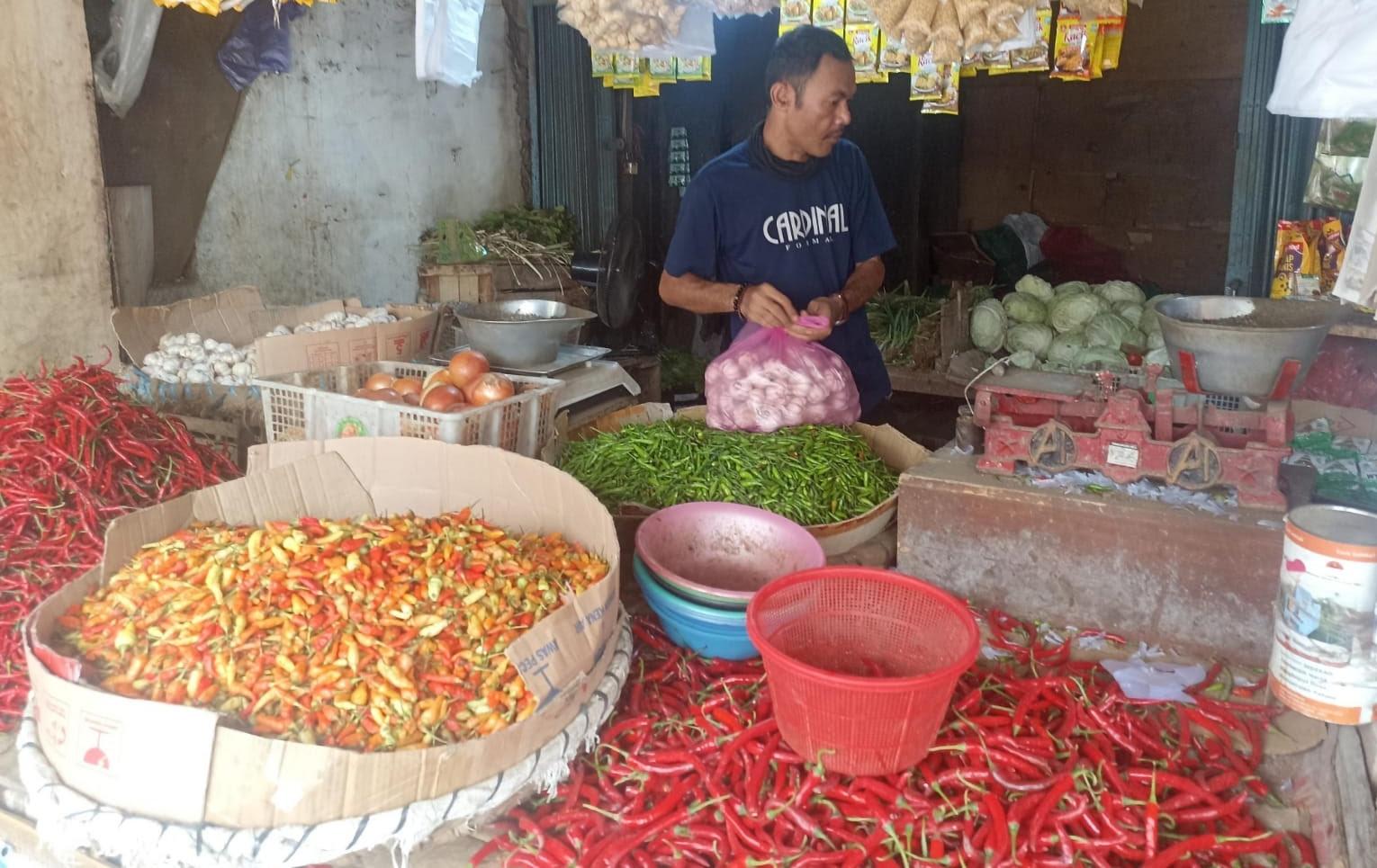 Jelang Idul Adha, Sembako di Pasar Rau Merangkak Naik