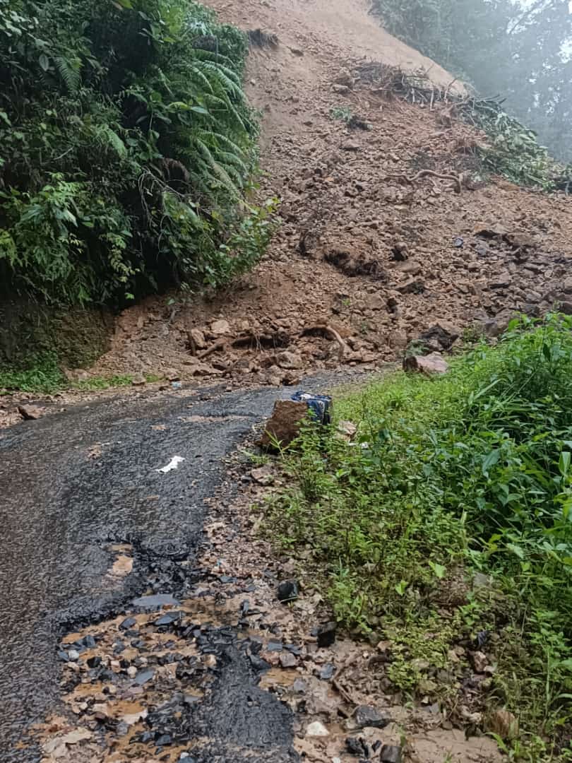 Longsor, Ruas Jalan Ciparay-Warung Banten Putus 